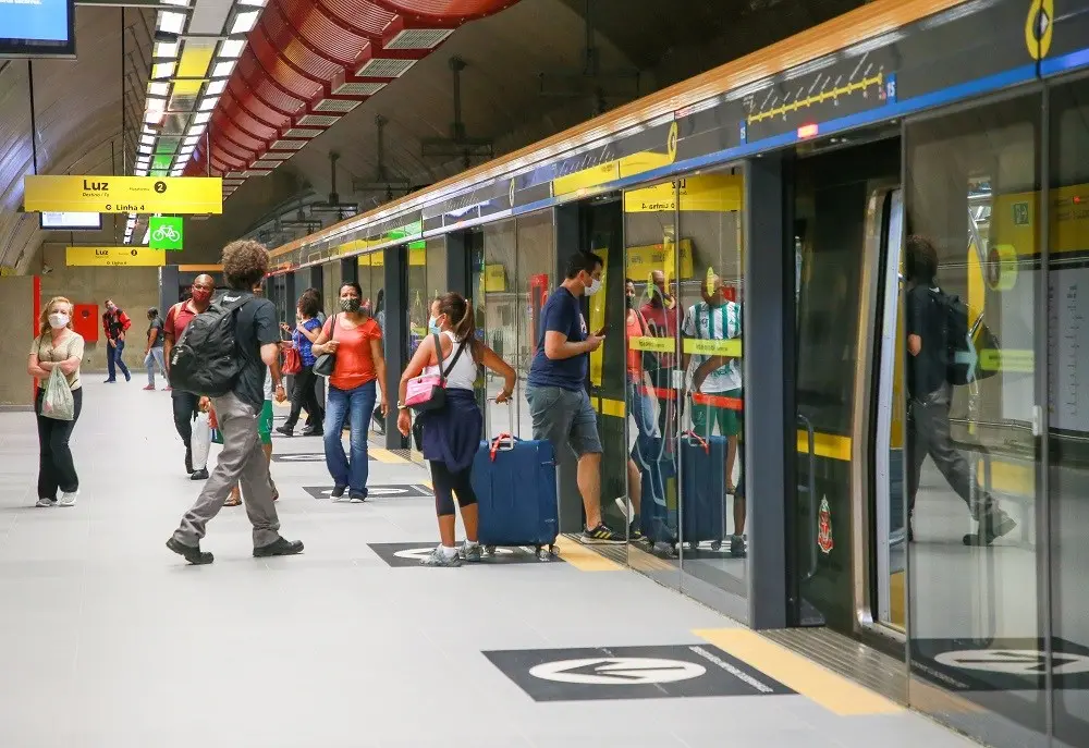 Estação Higienopolis Mackenzie foi fechada no sábado, 3, da Linha 4 Amarela depois de uma suspeita de bomba. Aconteceu …