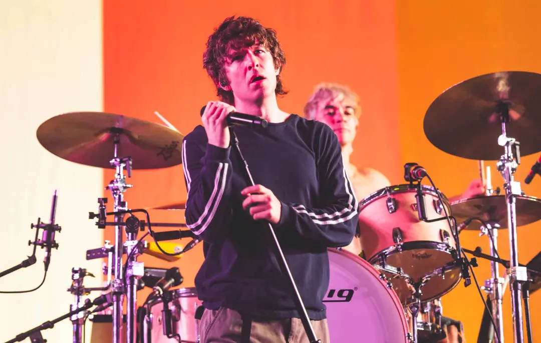 Turnstile debutou no Saturday Night Live, tocando Birds e uma mistura de I Care e Dull. Gostei da energia que a banda t…