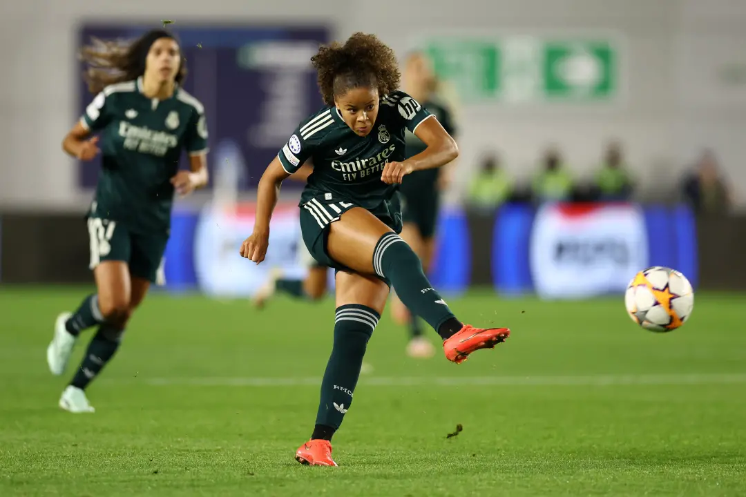 Felicia Schröder, a atacante sueca, já marcou oito gols em sete jogos no Real Madrid, após ser contratada por um valor …