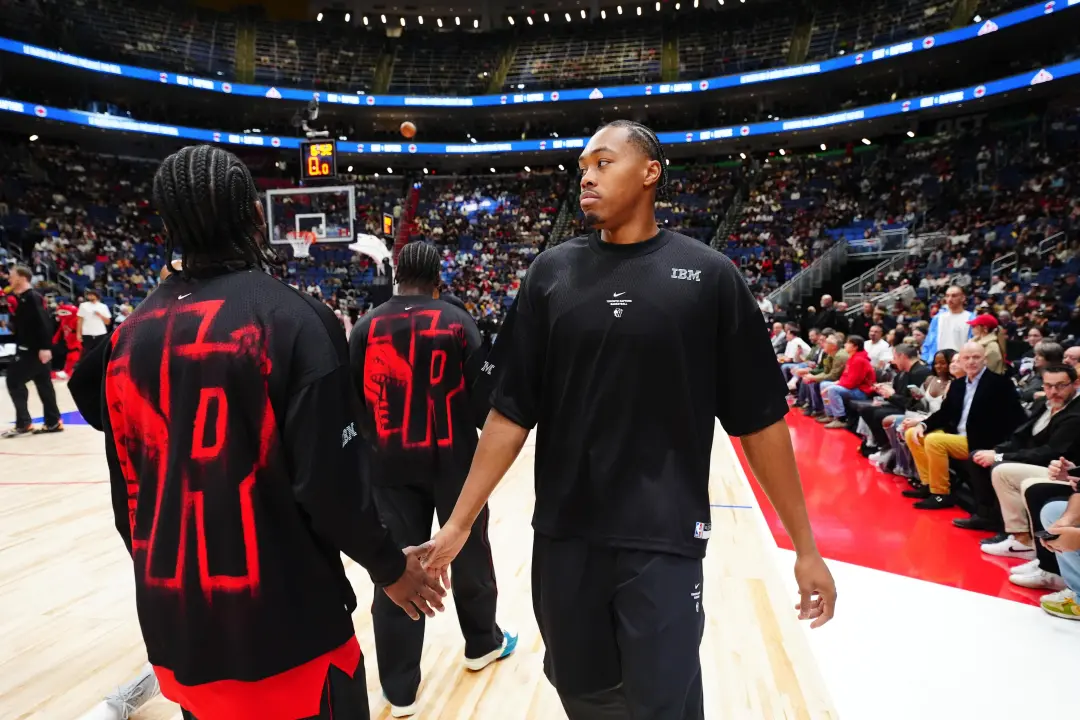 Toronto perdeu para Miami 129 a 105 no primeiro jogo da temporada. Os jogadores RJ Barrett e Scottie Barnes foram os ma…