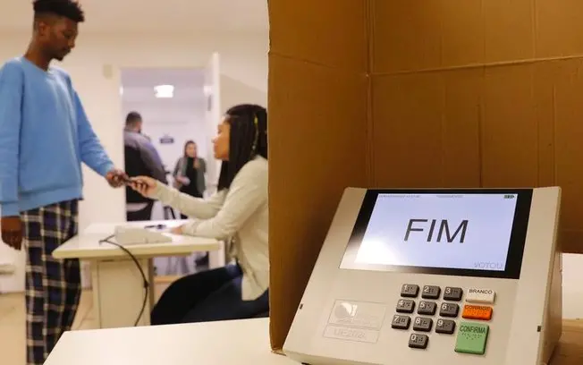 Sem regra nacional, a venda de álcool fica livre em Minas e São Paulo no domingo eleitoral. Os estados decidem, e em Go…