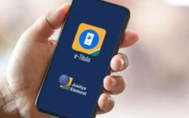 Na cabine eleitoral não é permitido usar celular, mesmo para anotar candidatos, para garantir o sigilo do voto, conform…