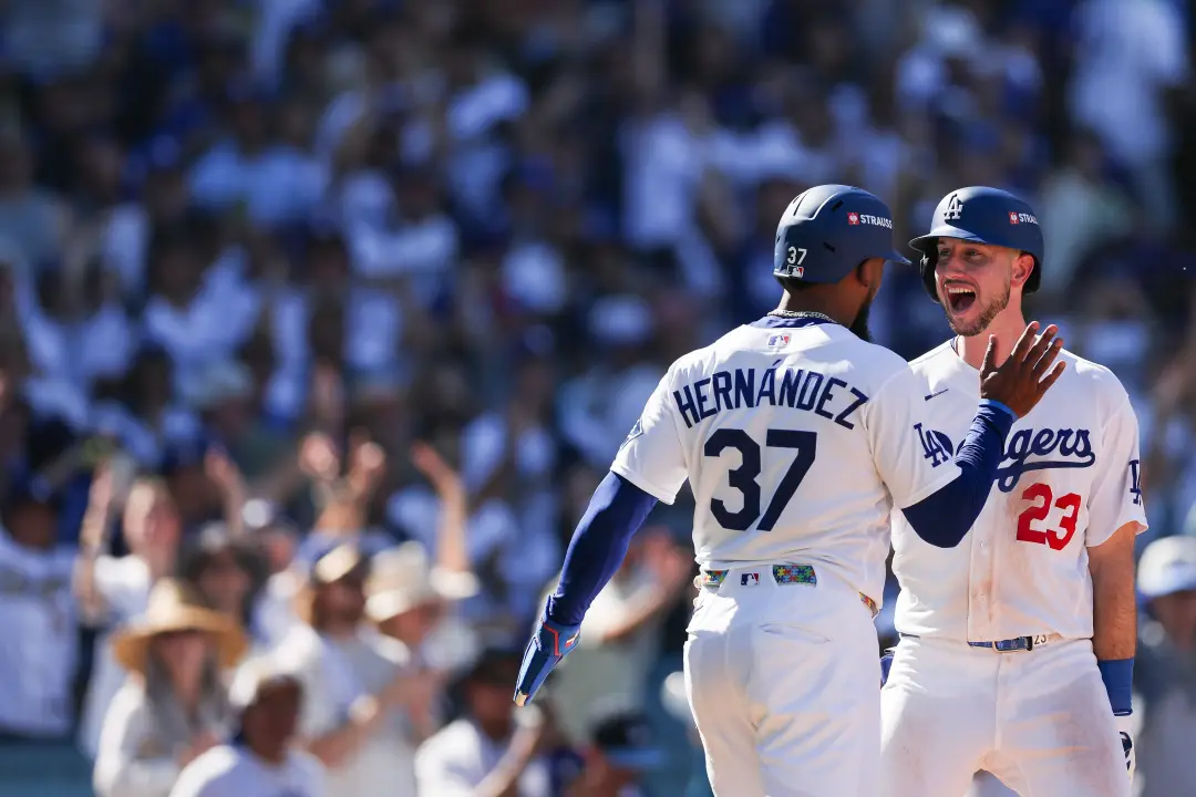 Kyle Tucker, que alguns chamavam de um fracasso de 60 milhões por ano, acertou um home run no Dodger Stadium, jogando p…