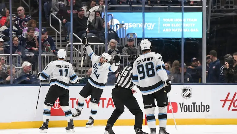 Mammoth vence o Blue Jackets por 4 a 1 em Salt Lake City, sem precisar de prorrogação. A sequência de vitórias mostra q…