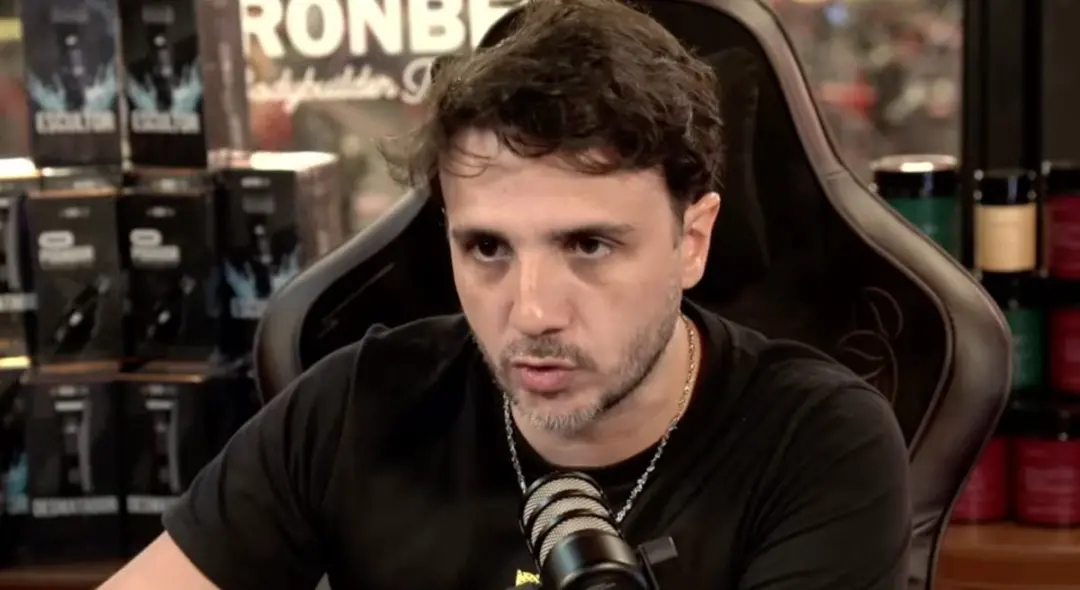 Renan Santos declarou que o capitalismo modificou hábitos e enfraqueceu o jantar em família. Essa industrialização alte…