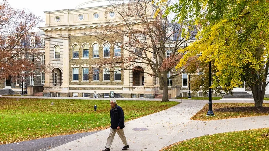 Cornell University, em Nova York, está sob questionamentos sérios sobre a resposta a alegações de agressão sexual envol…