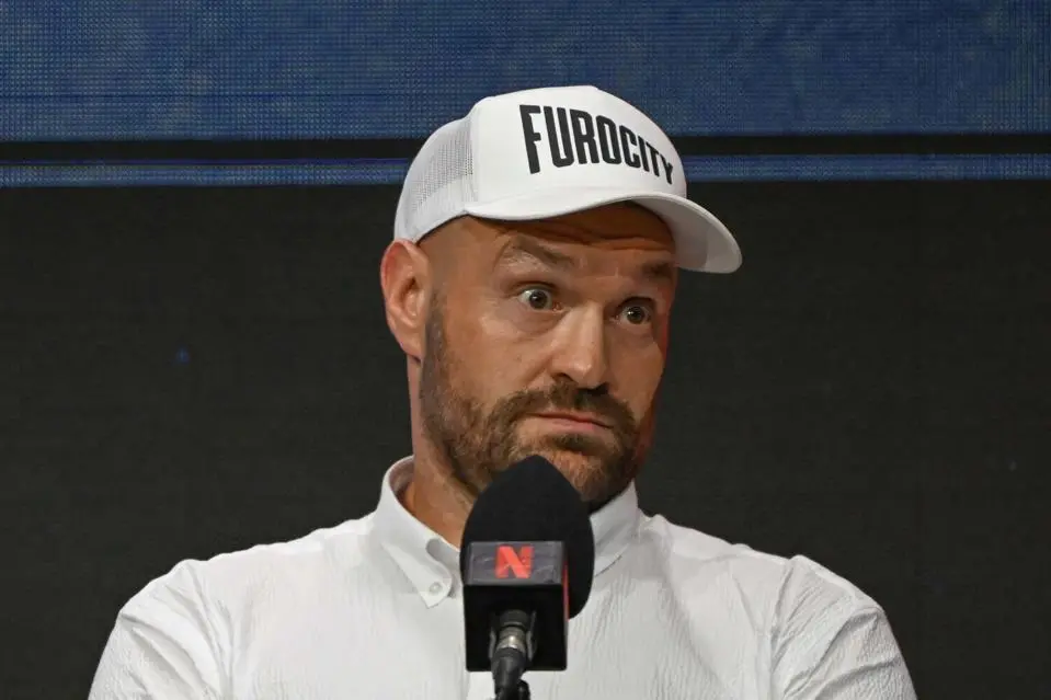 Tyson Fury pediu a Donald Trump que participasse da sua entrada na luta contra Anthony Joshua em Cardiff. É um pedido b…