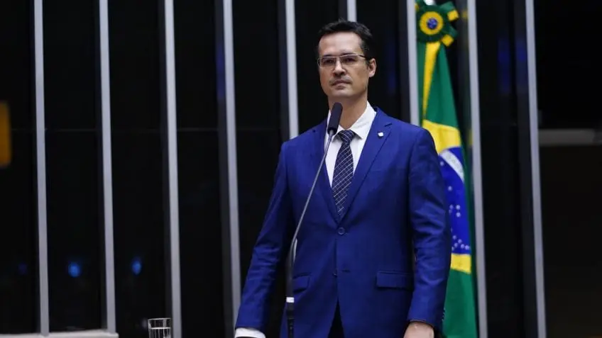 Deltan Dallagnol diz que o PT tenta usar Gilmar Mendes para interferir na eleição no Paraná. A tentativa de anular voto…