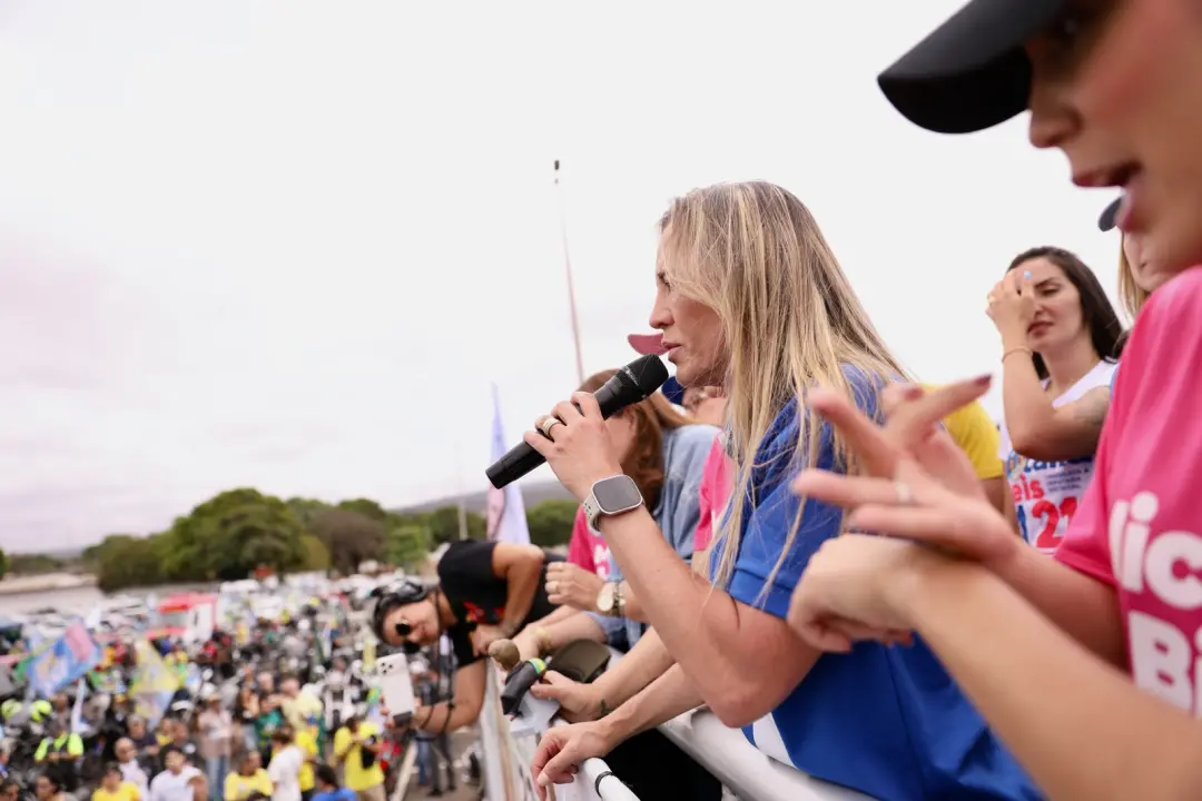 Celina Leão fez carreata no Sol Nascente e em outras regiões do Distrito Federal antes da eleição. A caminhada mostrou …