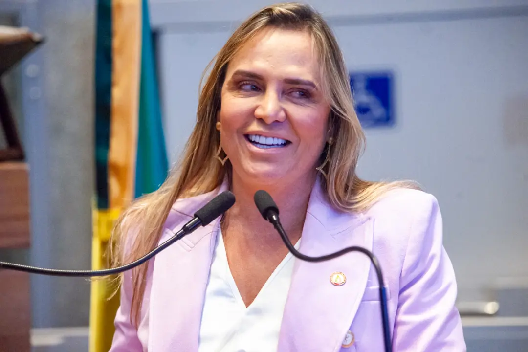 Celina Leão chega a 53% dos votos válidos no DF, com a pesquisa Quaest indicando vitória no primeiro turno. Essa projeç…