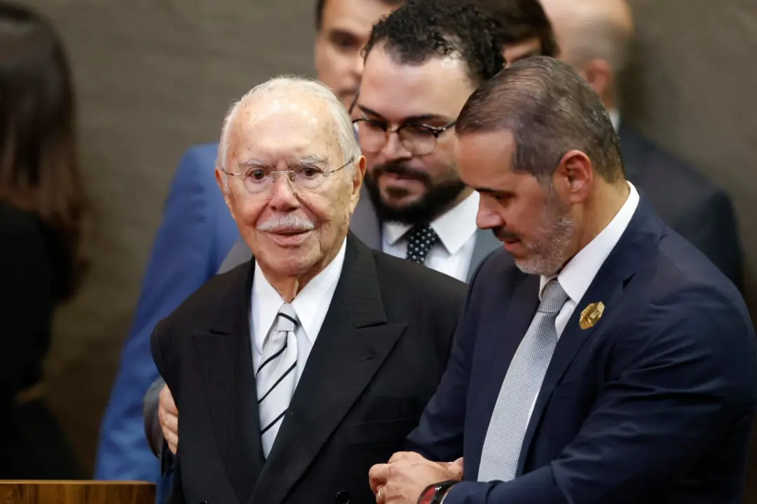 96 anos, Sarney fala sobre a importância das eleições diretas do Brasil. A consolidação democrática, marcada pela EC 25…