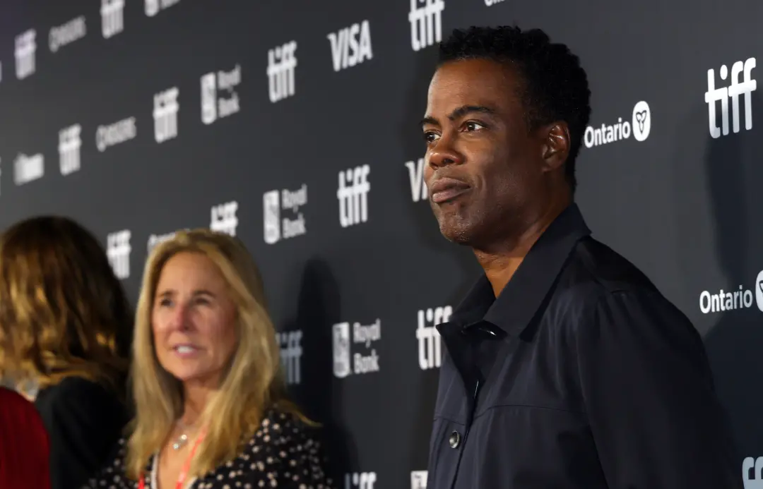 Chris Rock, com 61 anos, comparou a onda woke às caçadas de bruxas de Salem ao promover seu novo filme. A analogia most…