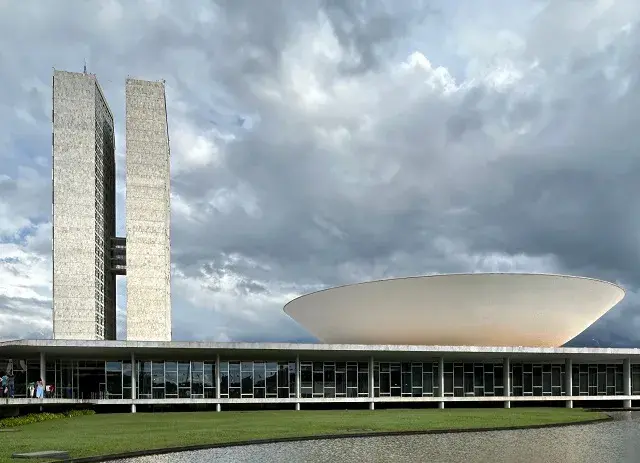No sistema proporcional para deputados e vereadores, um candidato com mais votos pode não ser eleito. Isso acontece poi…