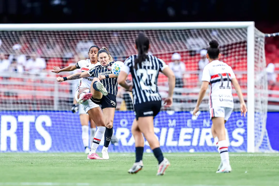 Carlinha, goleira do São Paulo, manifestou apoio ao título do Brasileirão Feminino após a final contra o Corinthians. A…