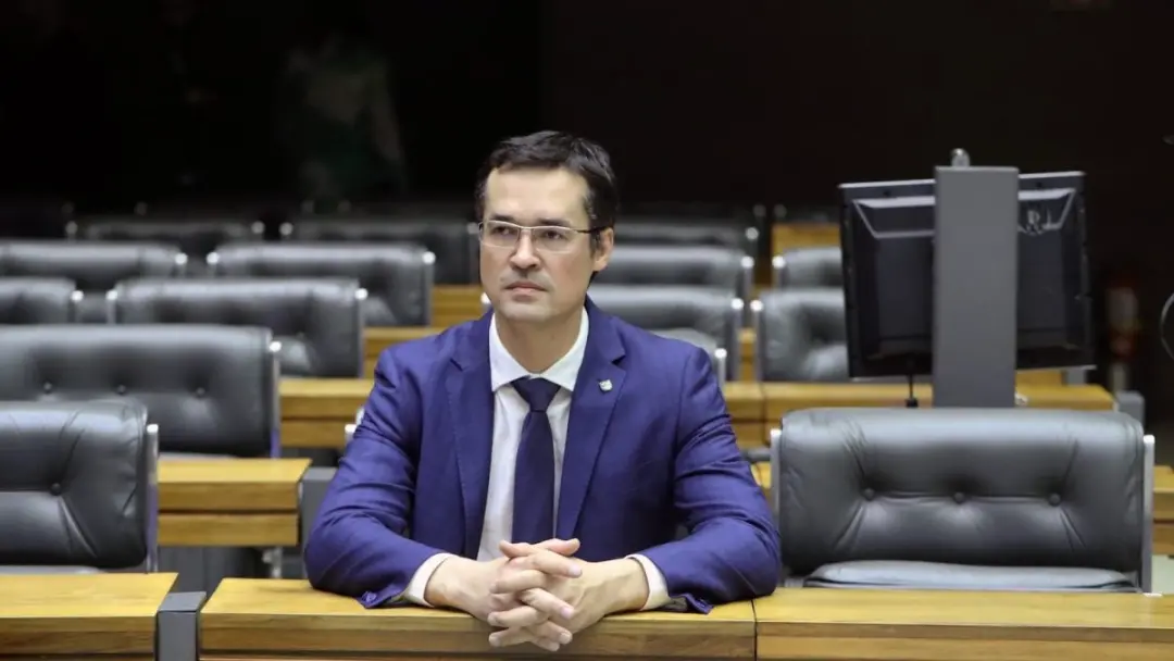 Deltan Dallagnol pediu ao STF para Fachin retirar do Gilmar um pedido de anular os votos dele no Senado do Paraná. A de…
