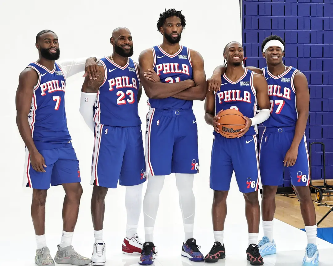 Philadelphia 76ers teve o scrimmage Blue x White no Xfinity Mobile Arena. O Joel Embiid apareceu muito mais forte na de…
