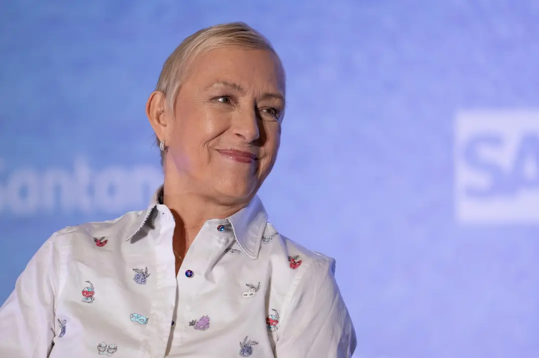Chris Evert enfrentou um câncer mais difícil que o de Martina Navratilova, que se declarou livre em 2023. A batalha del…