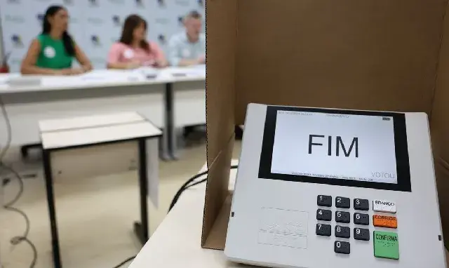 517.206 seções eleitorais vão funcionar em 2026. Quatro pessoas vão compor cada mesa receptora de votos, com funções be…