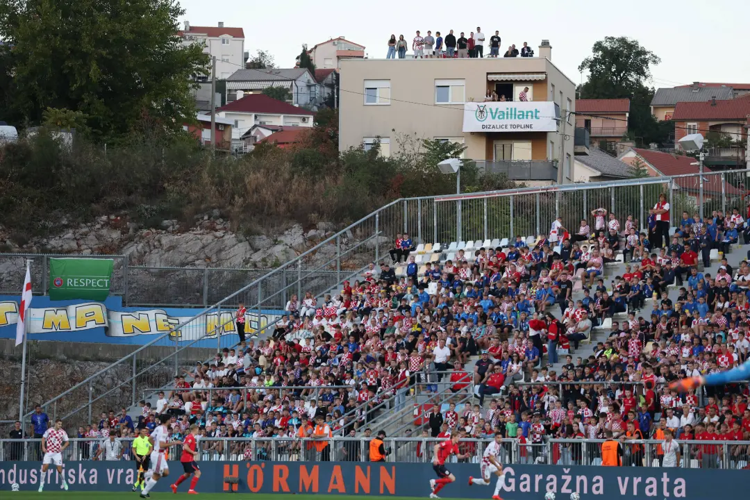Sete a zero, a Inglaterra goleou a Croácia no estádio HNK Rijeka, em Rijeka. Ver esse placar tão aberto contra um públi…