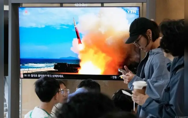 Coreia do Norte testou um míssil balístico em direção ao mar a leste da Península Coreana. Essa provocação acontece em …