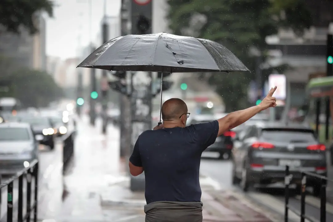 Tempestades no interior de SP neste domingo, com alerta da Defesa Civil para Itapeva, Marília, Presidente Prudente, Sor…