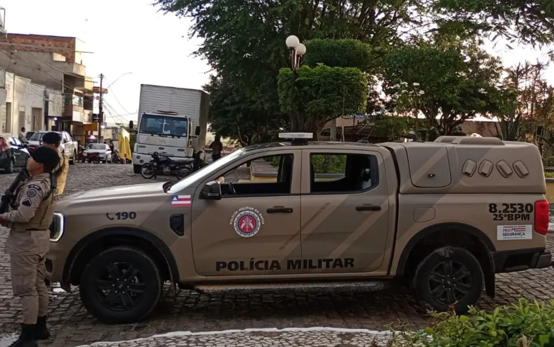 Tiroteio em Santo André, Salvador, deixou policial militar e uma jovem baleados no sábado. A situação mostra o desafio …
