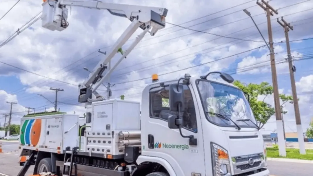 Distribuidoras como Enel e Light vão fazer operações especiais para garantir energia nos locais de votação no domingo. …