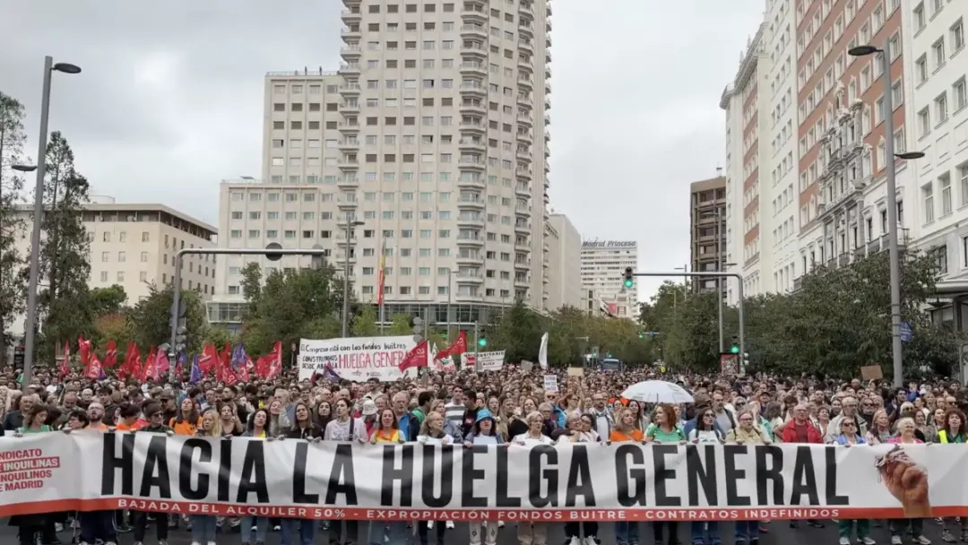 Madri viu 70 mil pessoas protestando contra a crise da moradia, um dia depois que o Parlamento rejeitou propostas do go…