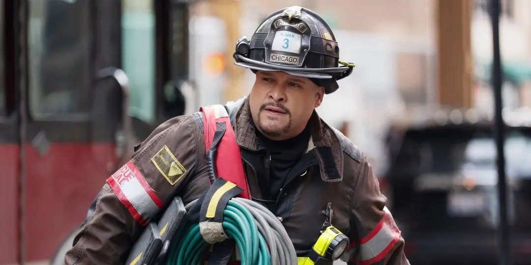 Andrea Newman sai como showrunner de Chicago Fire. Essa mudança de bastidores altera bastante a dinâmica da série Fireh…