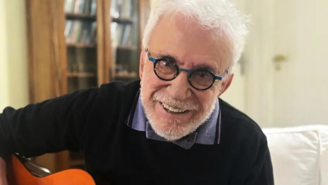 Moacyr Franco, prestes a completar 90 anos, disse que faria tudo de novo porque improvisou muito na vida. Curto muito a…