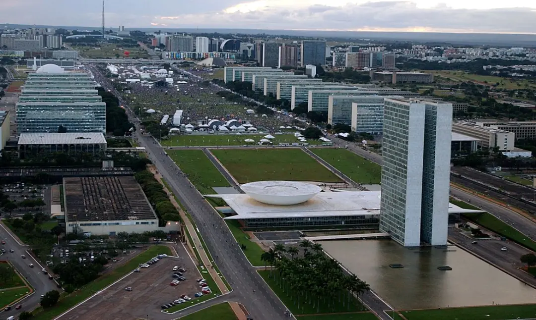 Presidenciáveis convergem na necessidade de ajuste fiscal, mas evitam detalhar as propostas no cenário brasileiro. Essa…