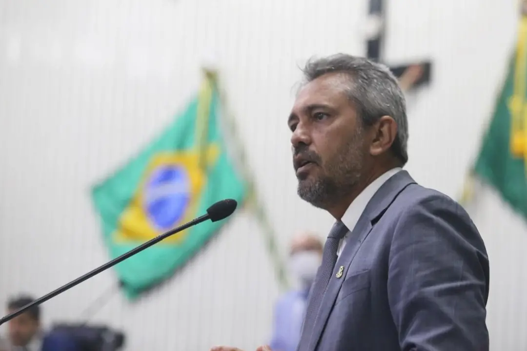 Elmano de Freitas lidera pesquisa do Datafolha no Ceará com 50% dos votos válidos contra 47% de Ciro Gomes. O crescimen…