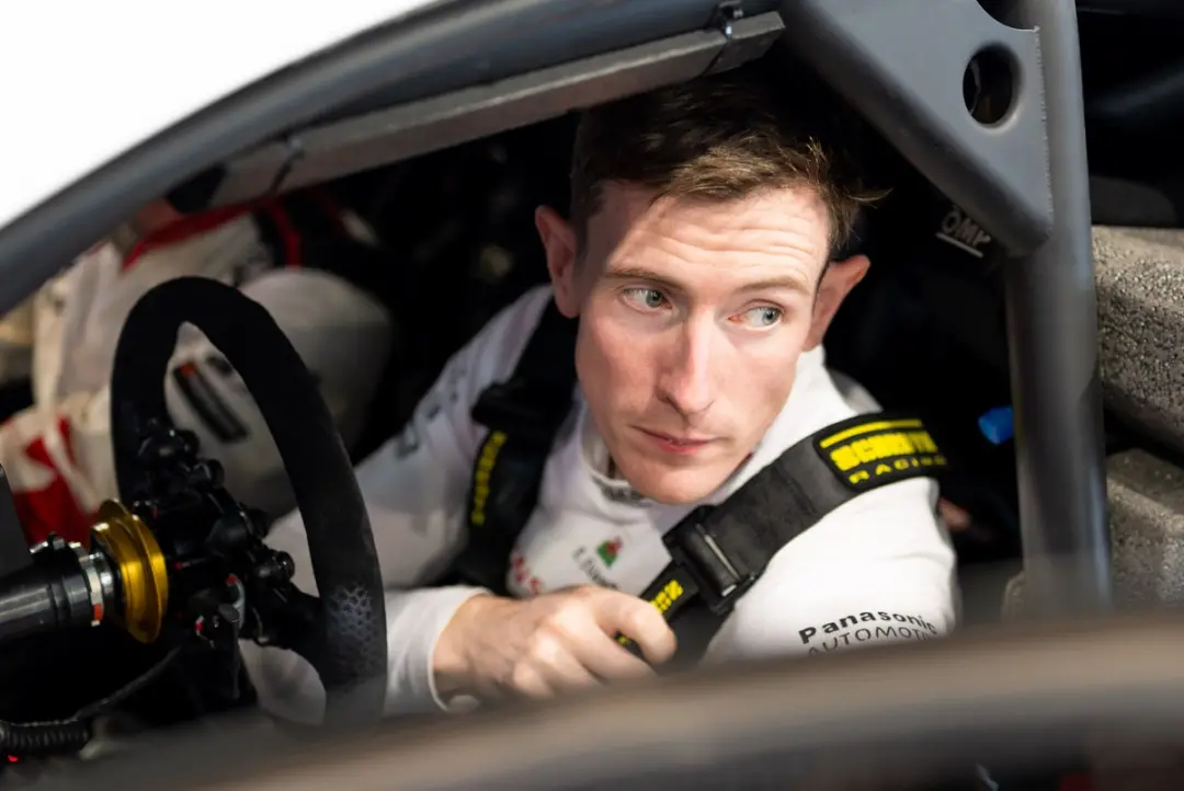 Evans vai ter que dar tudo em tudo no Rally Itália Sardinia pra tentar o primeiro título mundial. A disputa ficou bem a…
