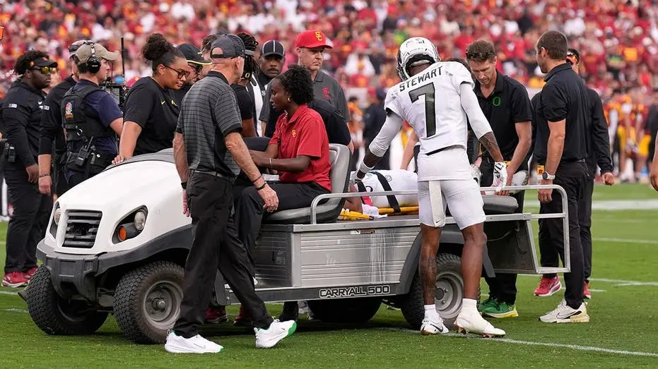 Dan Fouts elogiou a forma como o técnico Dan Lanning lidou com a situação tensa depois do ataque de Desman Stephens no …
