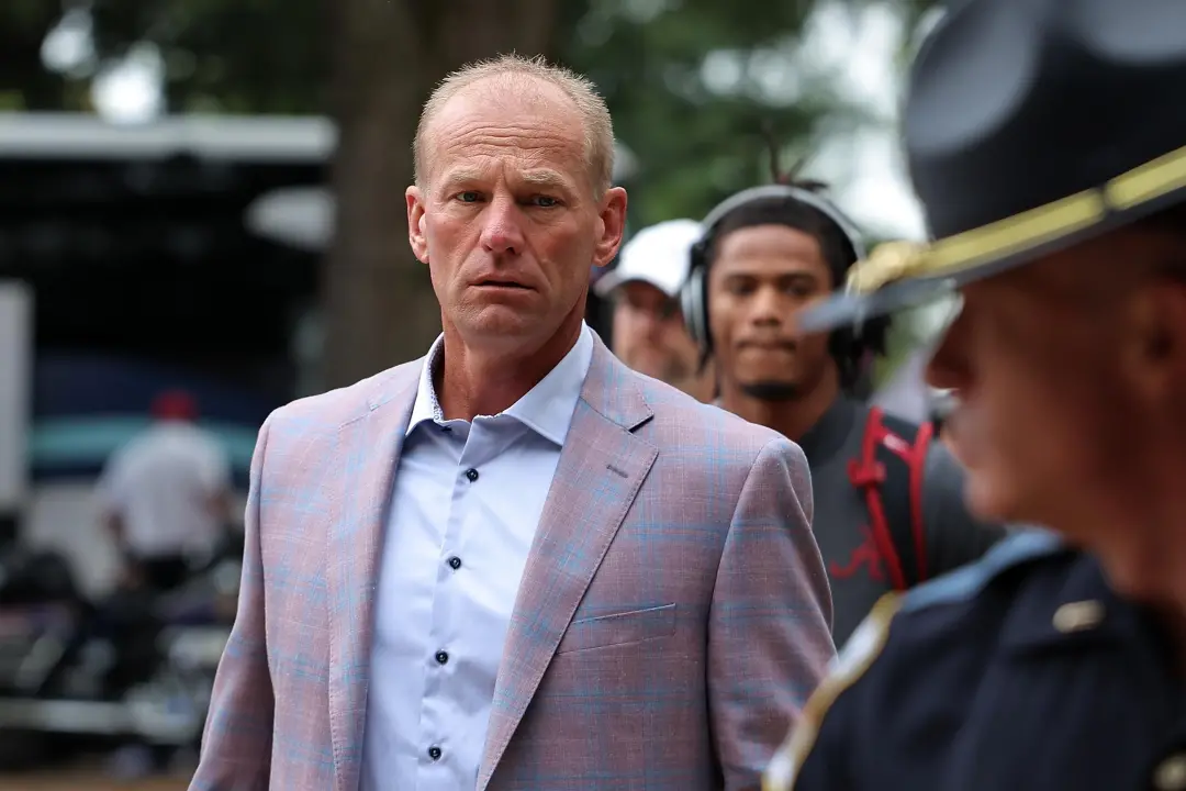 Alabama fez 21 pontos no primeiro tempo contra Mississippi State, com Keelon Russell e TraeShaun Brown marcando. Os err…