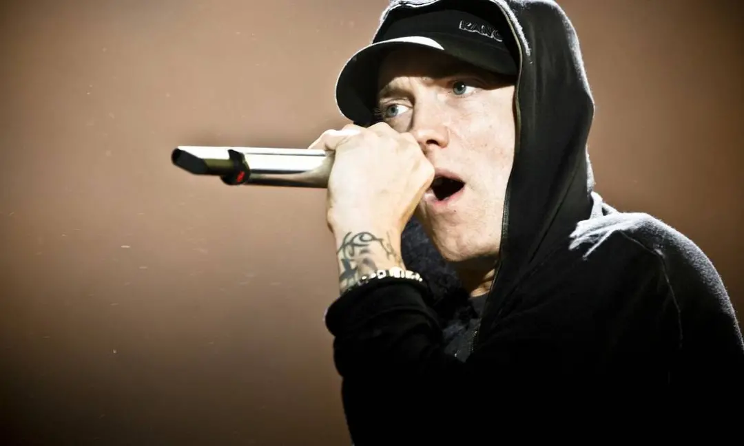 Eminem fez participação em disco cristão do Kid Rock, em uma faixa que integra o album Halfway 2 Jesus. A união dos doi…