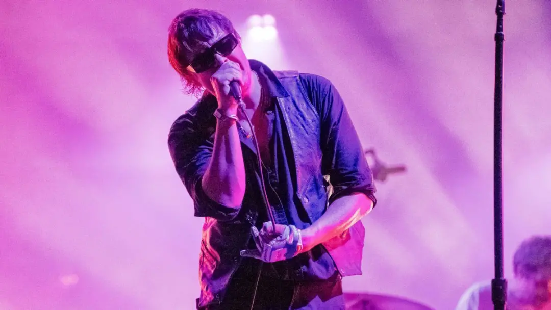 The Strokes fizeram um show de retorno em Nova York com Beach House, TV on the Radio e Fcukers. Depois de tocar em mais…