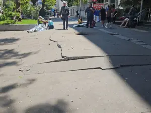 Três pessoas foram feridas por conta da explosão de um bueiro na Avenida Paulista, em São Paulo. É preocupante a infrae…