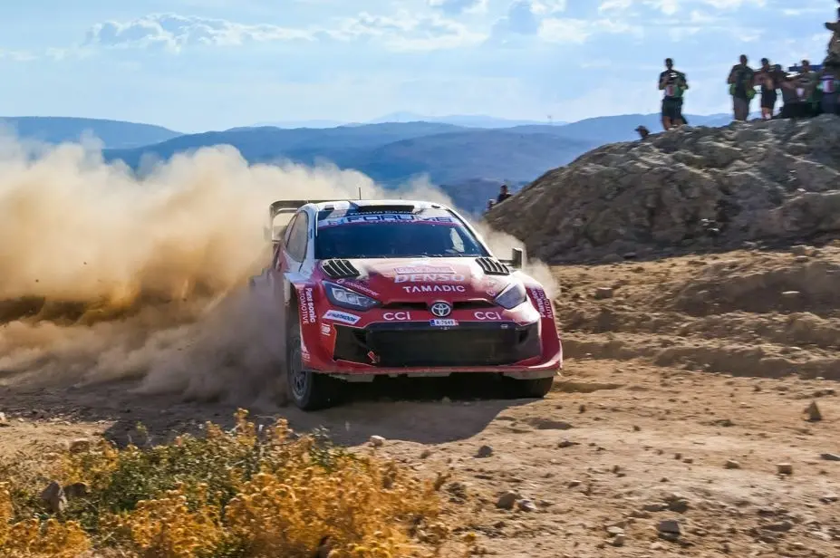 Oliver Solberg lidera o título do WRC Sardinia, com apenas seis pontos de diferença para Elfyn Evans no penúltimo dia. …