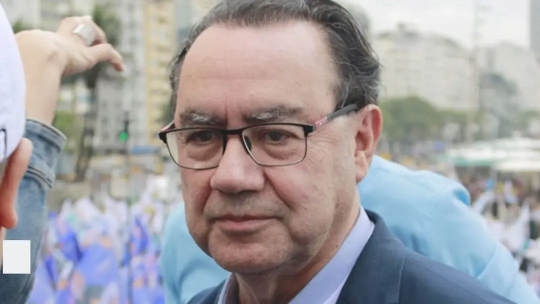 Candidato Augusto Cury pediu que o brasileiro não tenha medo de caminhar na reta final da campanha, após o avanço de 1 …