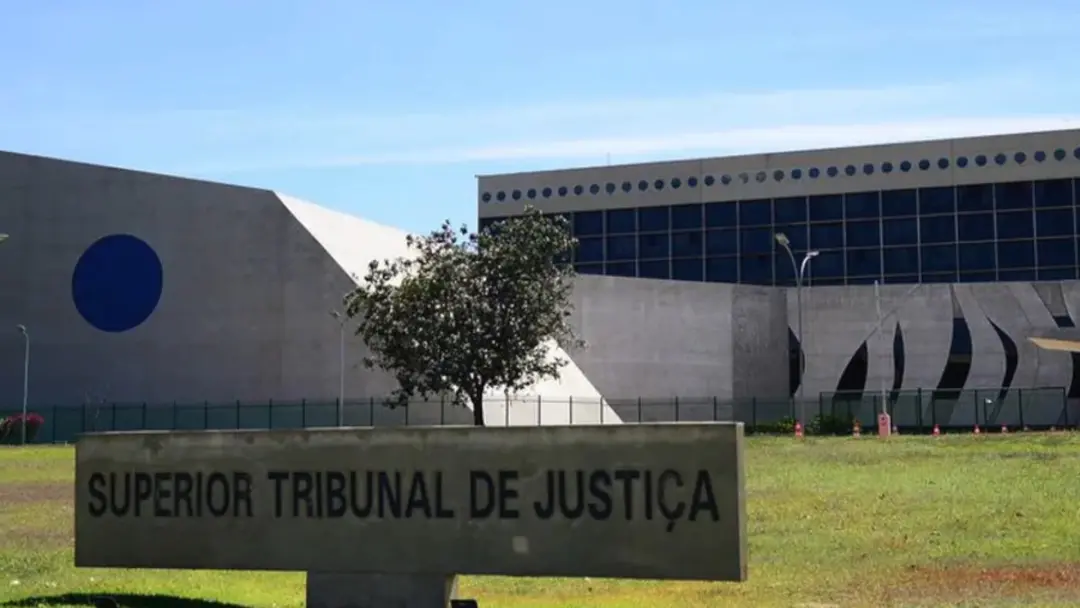 Ministro Fachin enviou investigação de suposto gabinete do ódio do governo de Pernambuco ao STJ. O caso envolve uso de …