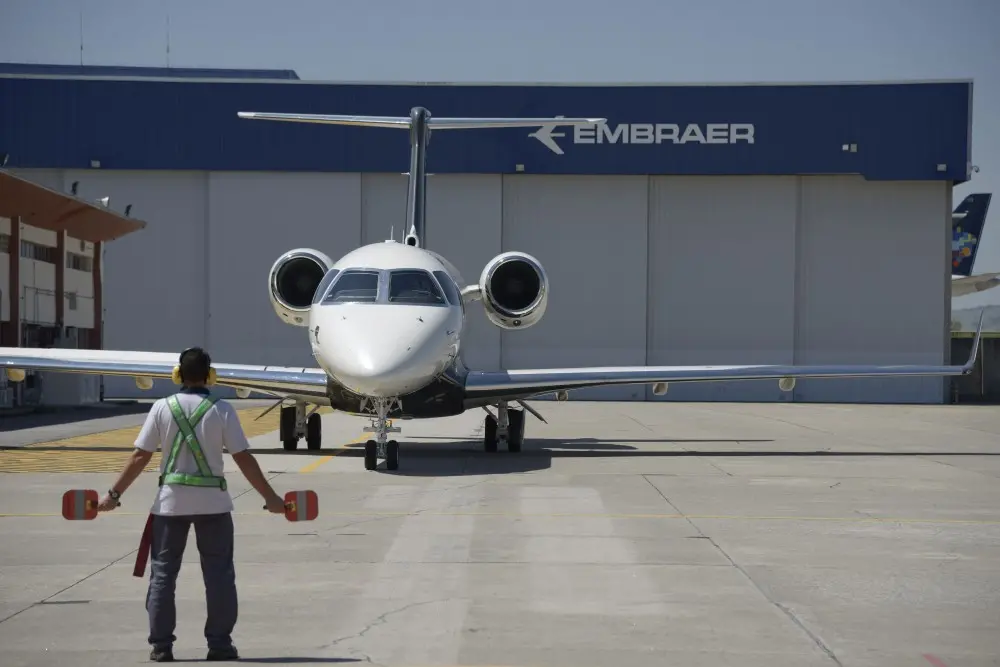 66 aeronaves foram entregues pela Embraer no terceiro trimestre, o melhor resultado do período. O crescimento de 2% mos…