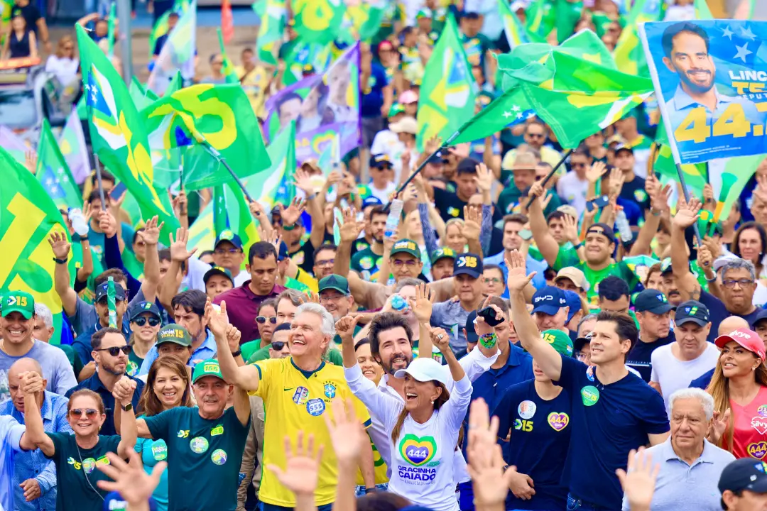 Goiânia viu caminhada de seis quilômetros de Vilela e Caiado na véspera da eleição. O movimento reuniu cerca de 5 mil p…