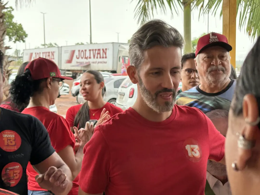 Grass disse que a pesquisa verdadeira para as Eleições 2026 será amanhã na urna, minimizando as pesquisas atuais do Dis…