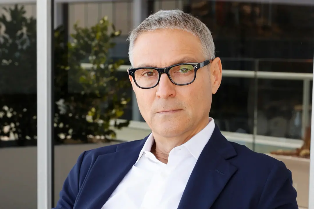 Ari Emanuel, agente de Hollywood, dispensou Meghan Markle e chegou a dizer para Harvey Weinstein que bateria nos dedos …