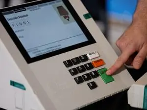 Ordem de voto dos senadores em votação importa, a primeira digitação tem peso. Quando a sequência influencia o resultad…