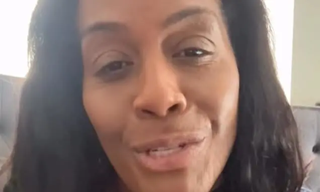 Alison Hammond foi hospitalizada depois de um ataque de pânico massivo durante a gravação do This Morning, tendo que se…