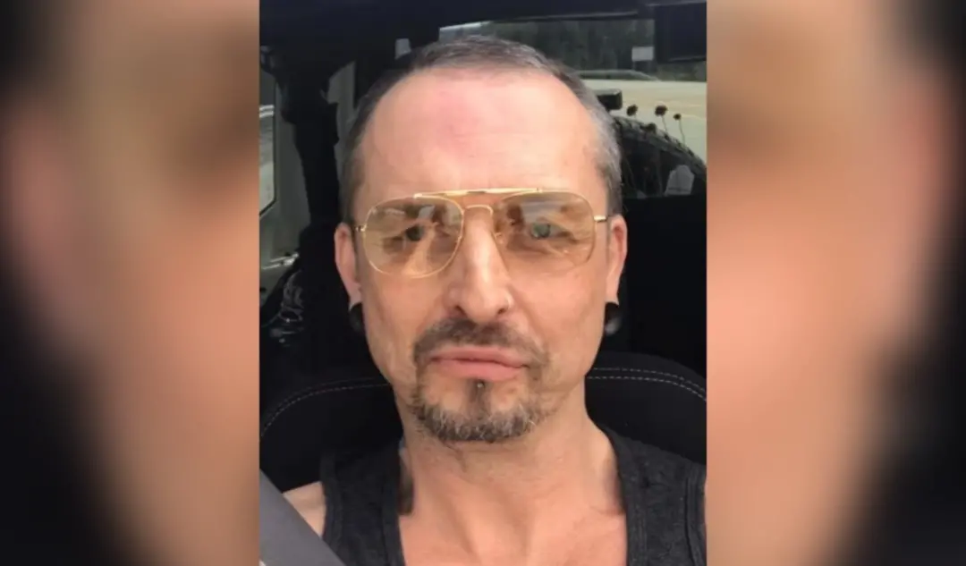 Rodney Philpott, dono de loja no Canadá, foi considerado culpado de agredir um menino de 7 anos, mas só recebeu dispens…