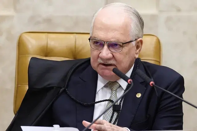 Ministros do STF e TSE estão com decisões conflitantes no período eleitoral, com pedidos sendo direcionados a juristas …