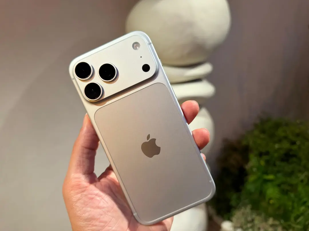 iPhone 18 Pro Max sem serviço na AT&T, um pequeno número de clientes precisa trocar o aparelho por falha de rede. Um ce…